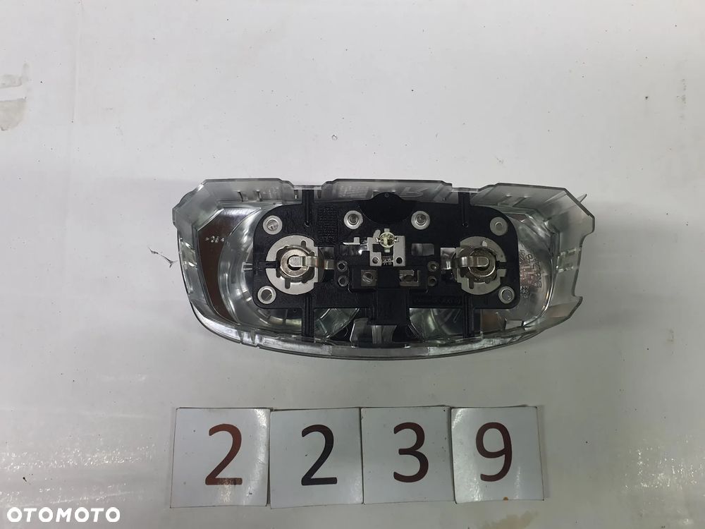 Lampka wewnętrzna oświetlenie kabiny Mercedes Actros 9438201201  A 943 820 12 01 - 6