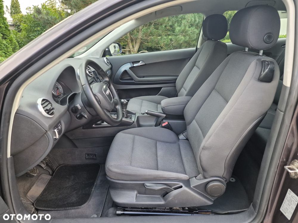 Audi A3 3-drzwiowe 1.6 TDI DPF Attraction - 18