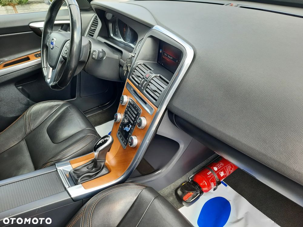 Volvo XC 60 D4 Geartronic Inscription - 16