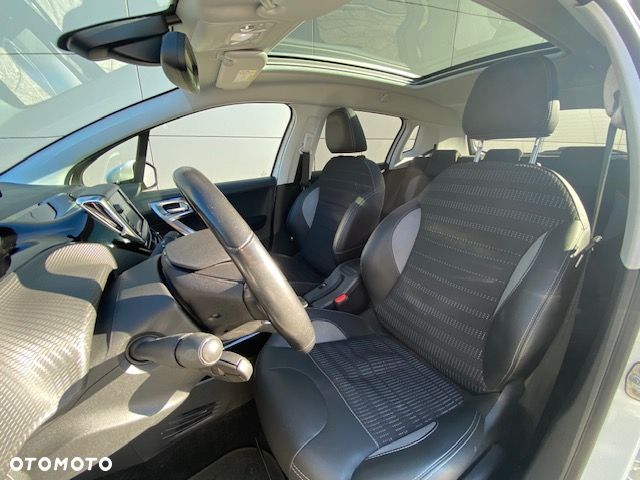 Peugeot 2008 1.2 Pure Tech GPF Style S&S EAT6 - 20