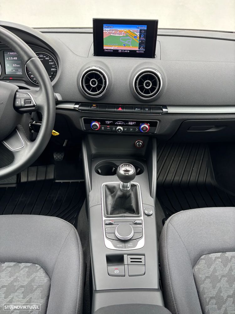 Audi A3 Sportback 1.6 TDI Advance Ultra - 17