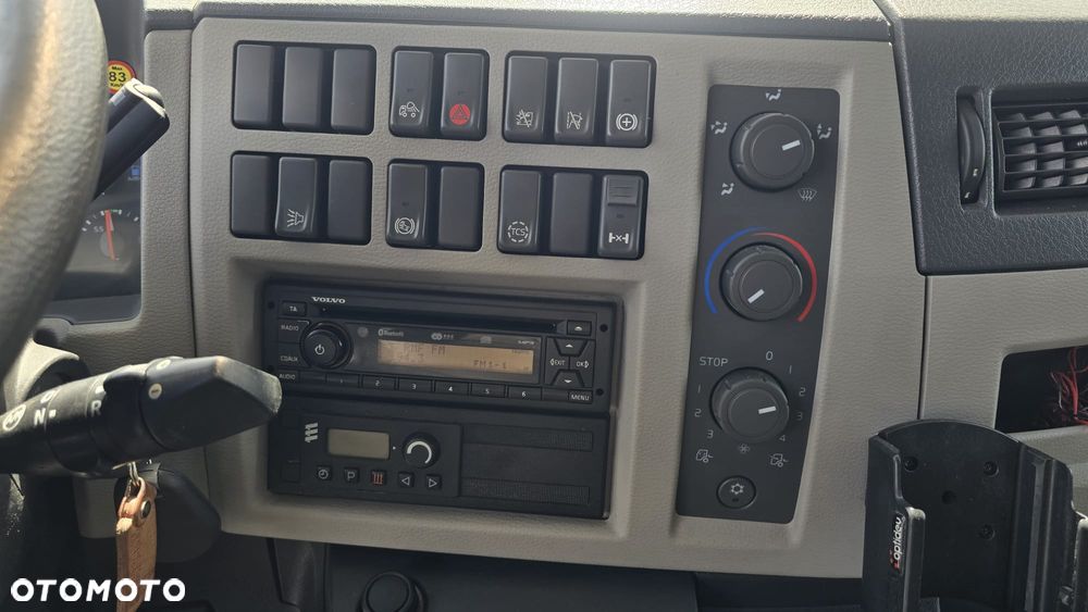 Volvo FL 250 Euro 6 18 palet zabudowa SCHMITZ kontener kurierka full air super stan! do końca ASO! świeży import! - 12