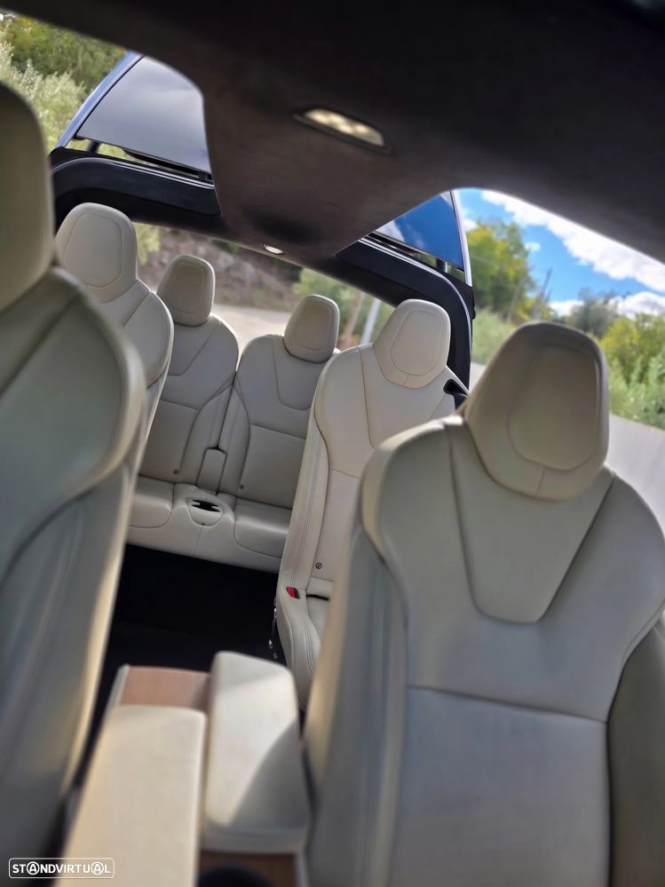 Tesla Model X Long Range - 11