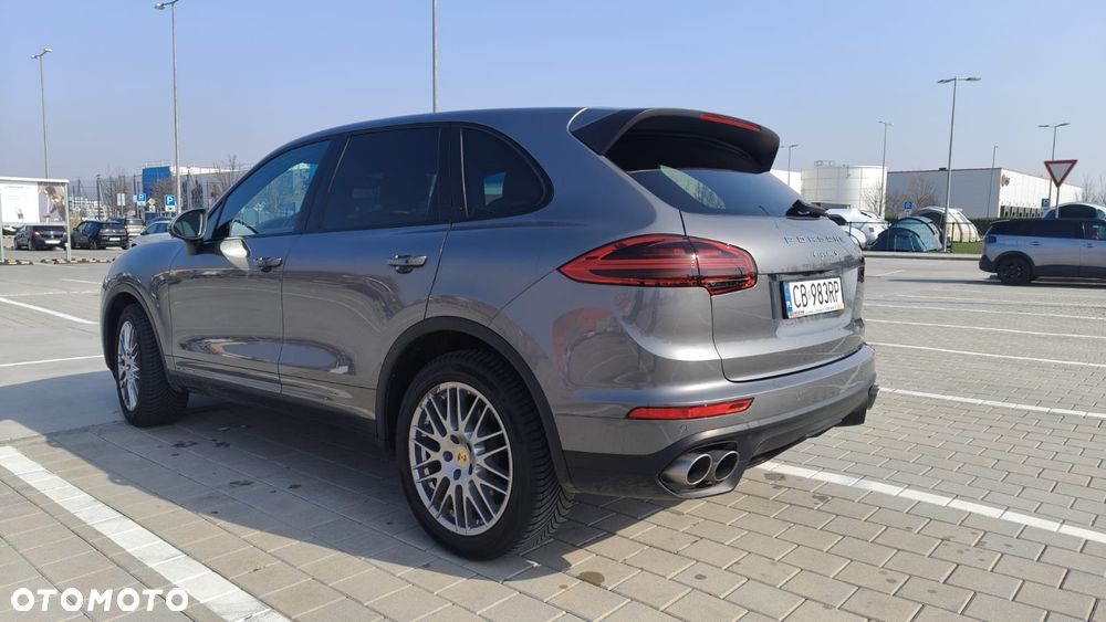 Porsche Cayenne S - 38