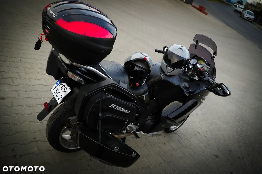 Kawasaki GTR - 14