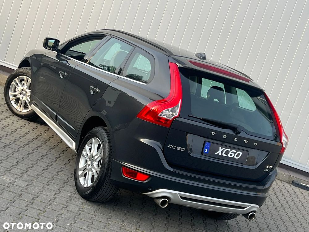 Volvo XC 60 D5 AWD RDesign - 8