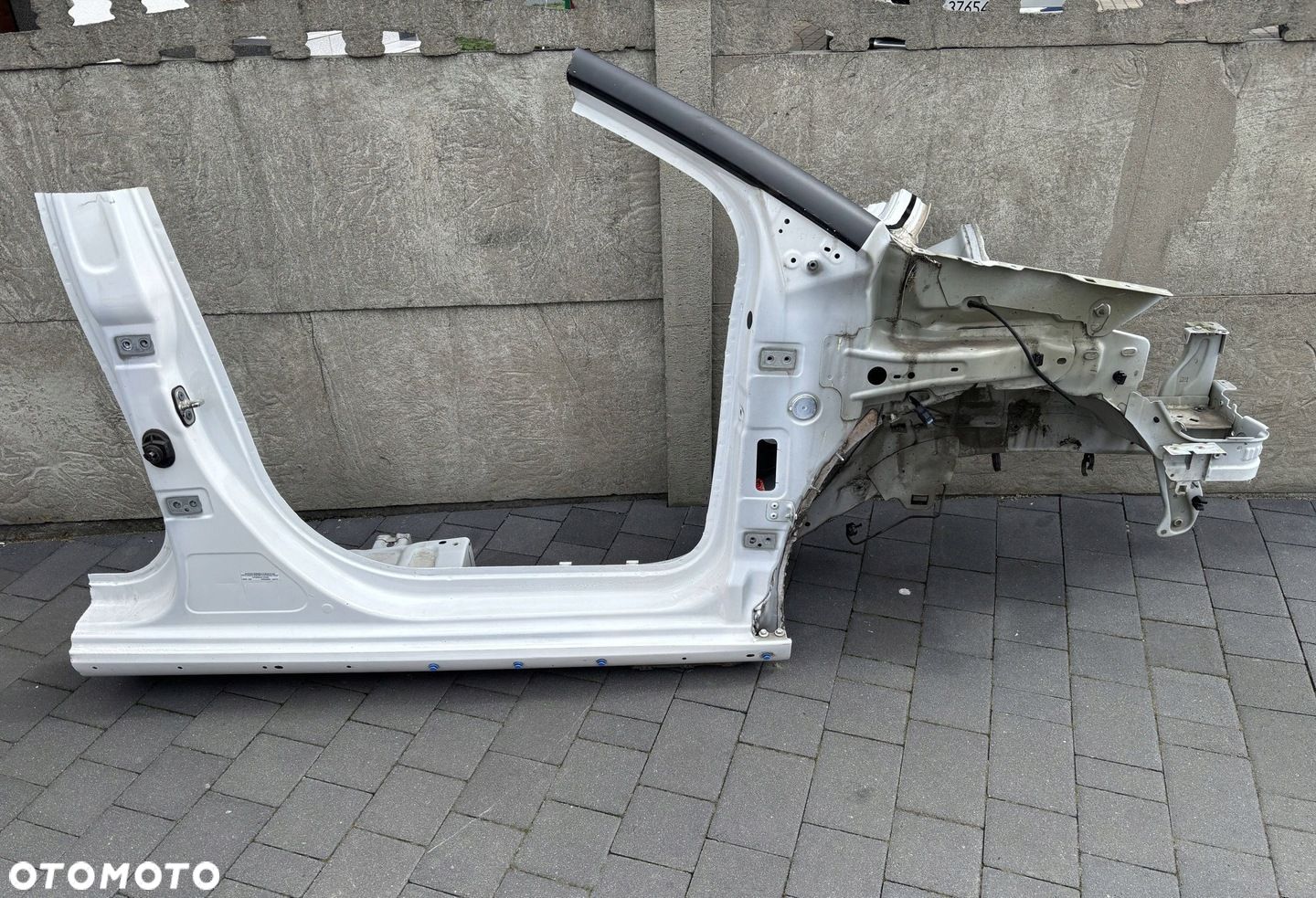 Citroen C3 III PODŁUŻNICA ĆWIARTKA PRAWA - 1