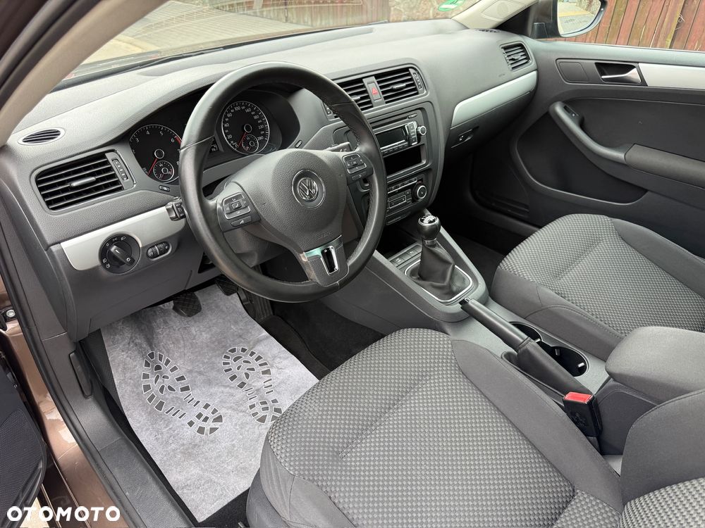 Volkswagen Jetta 1.4 TSI Match - 11