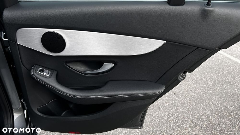 Mercedes-Benz Klasa C 220 d 9G-TRONIC - 27