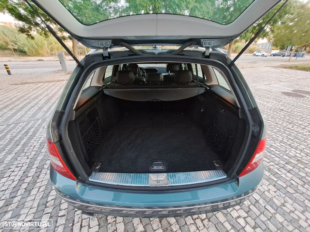 Mercedes-Benz C 220 Station CDI DPF (BlueEFFICIENCY) Avantgarde - 29