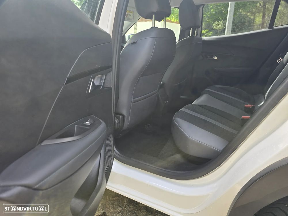 Peugeot 2008 1.2 PureTech Allure - 15
