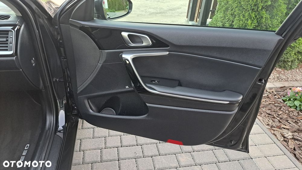 Kia Ceed 1.6 CRDi Platinum Edition - 29