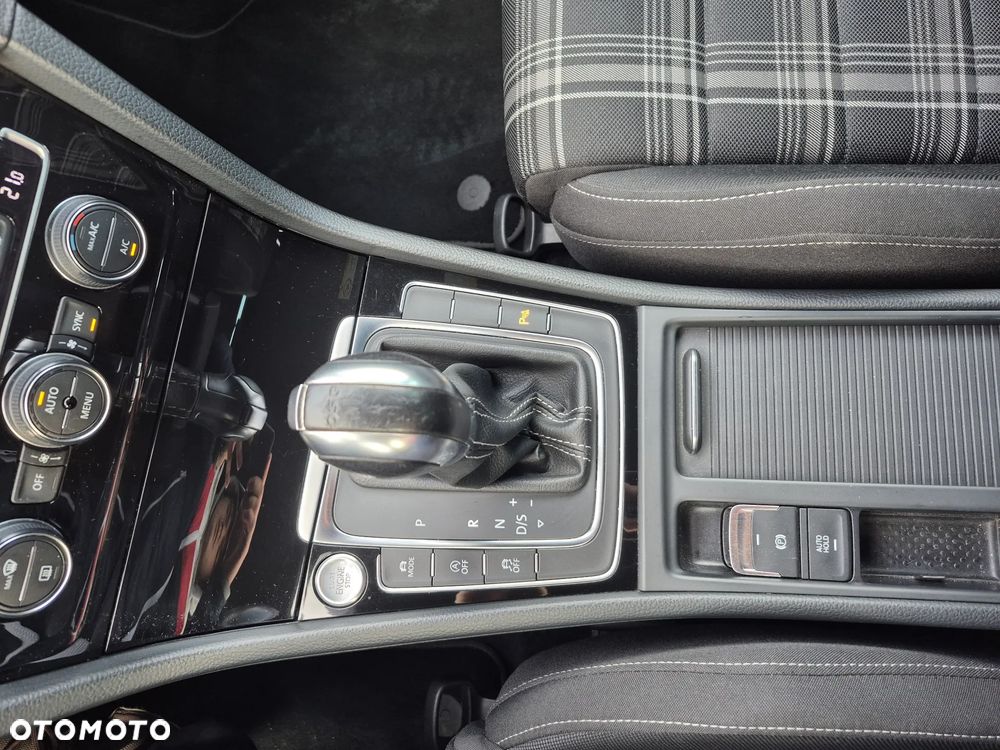 Volkswagen Golf GTD 2.0 TDI SCR DSG - 12