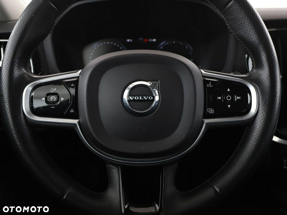 Volvo V60 D4 Momentum - 21
