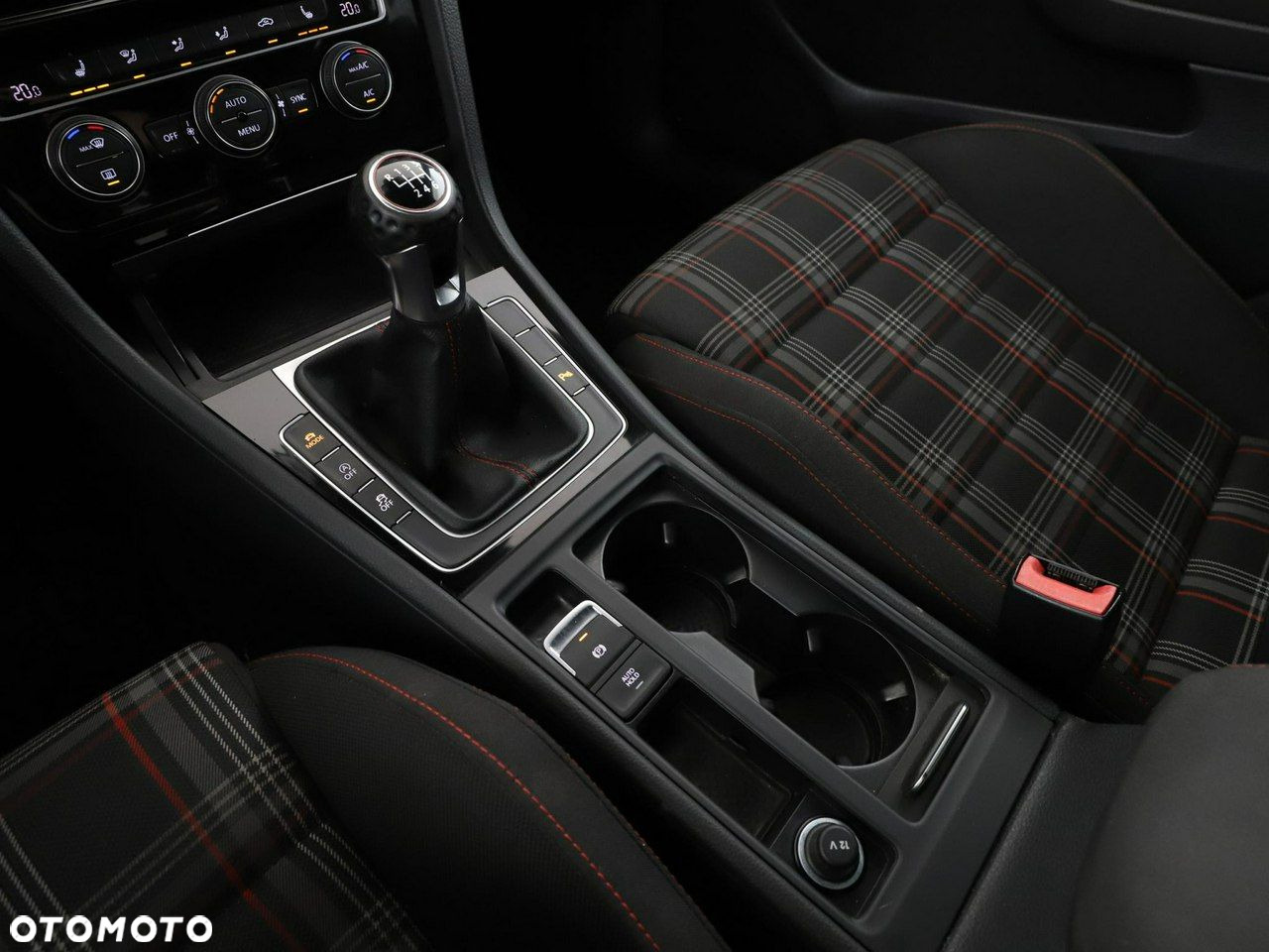 Volkswagen Golf GTI (BlueMotion Technology) Performance - 30