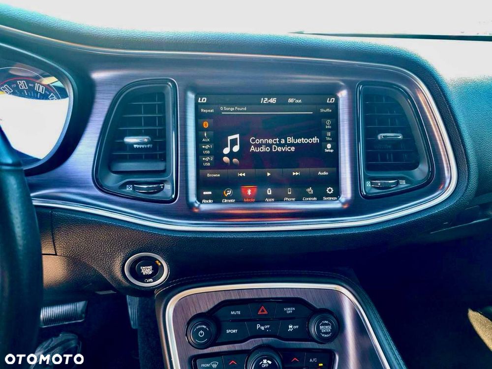 Dodge Challenger 3.6 SXT Plus - 12