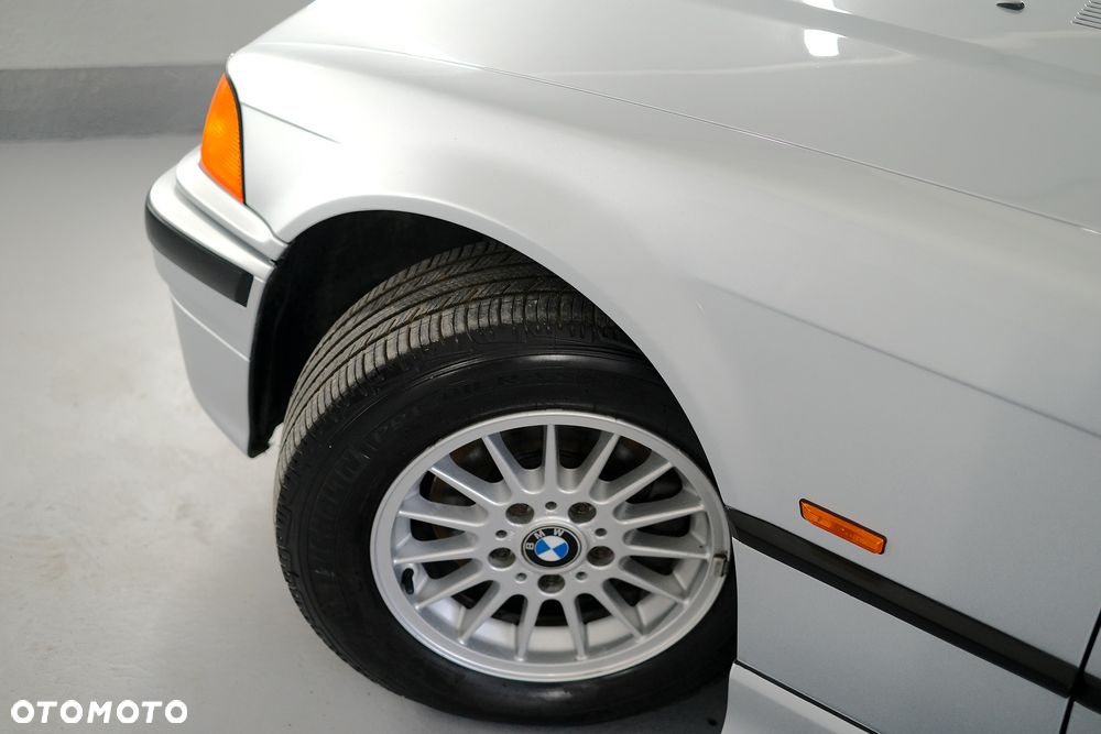 BMW Seria 3 323i - 20