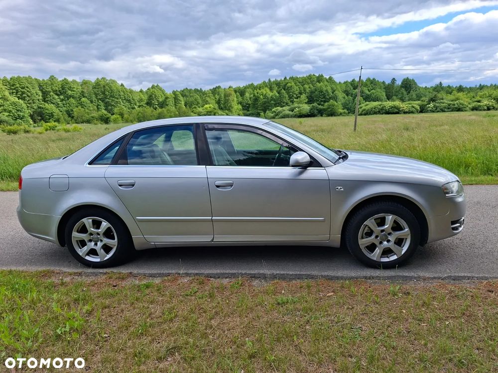Audi A4 Limousine - 4