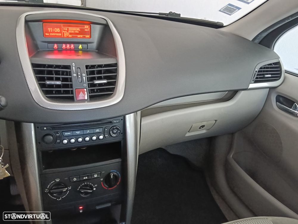 Peugeot 207 1.4 HDi Premium - 11