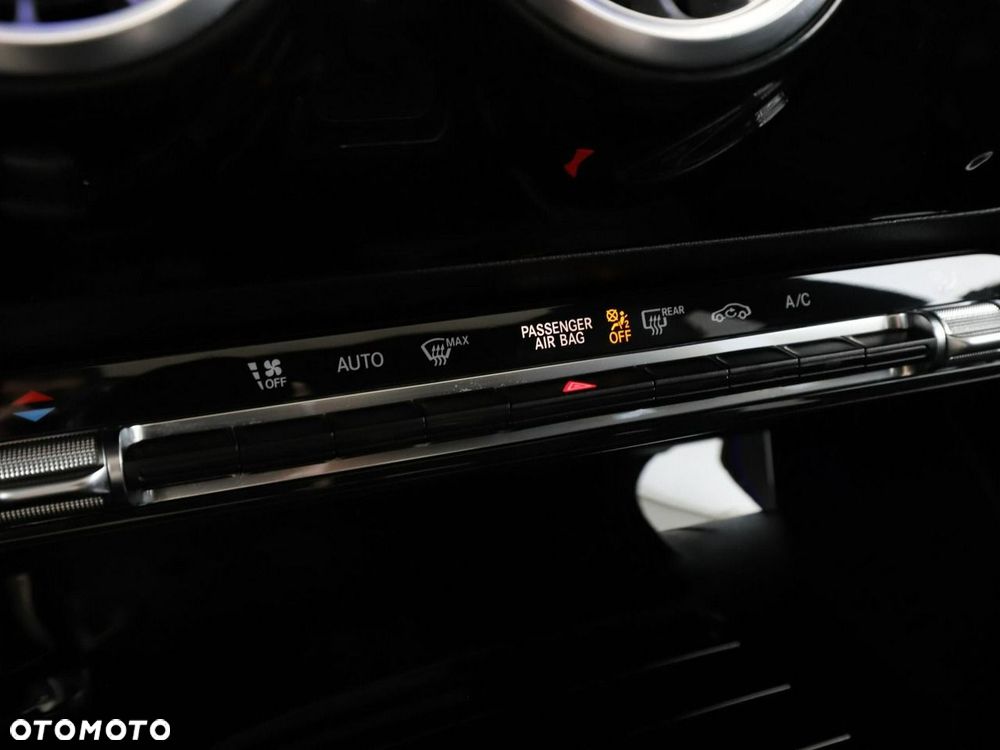 Mercedes-Benz CLA 180 7G-DCT AMG Line - 31