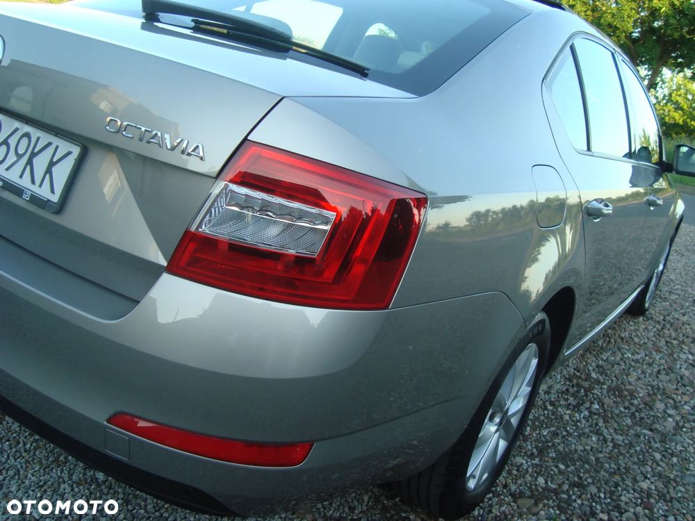 Skoda Octavia 1.6 TDI DPF Elegance - 11