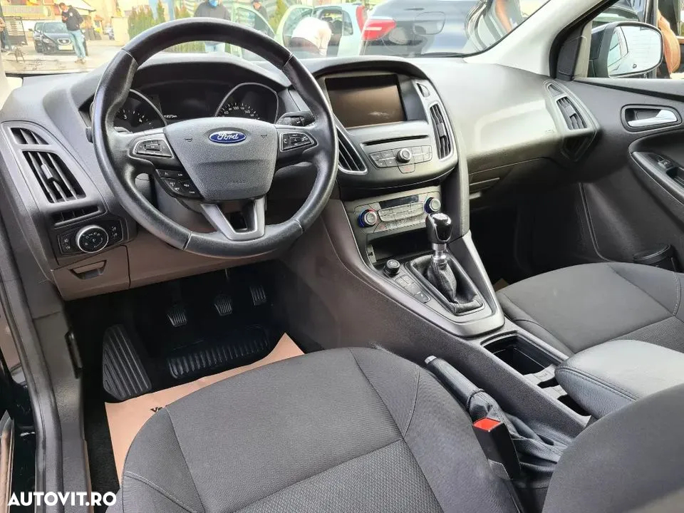 Ford Focus Turnier 2.0 EcoBlue S&S ST mit Styling-Paket - 8