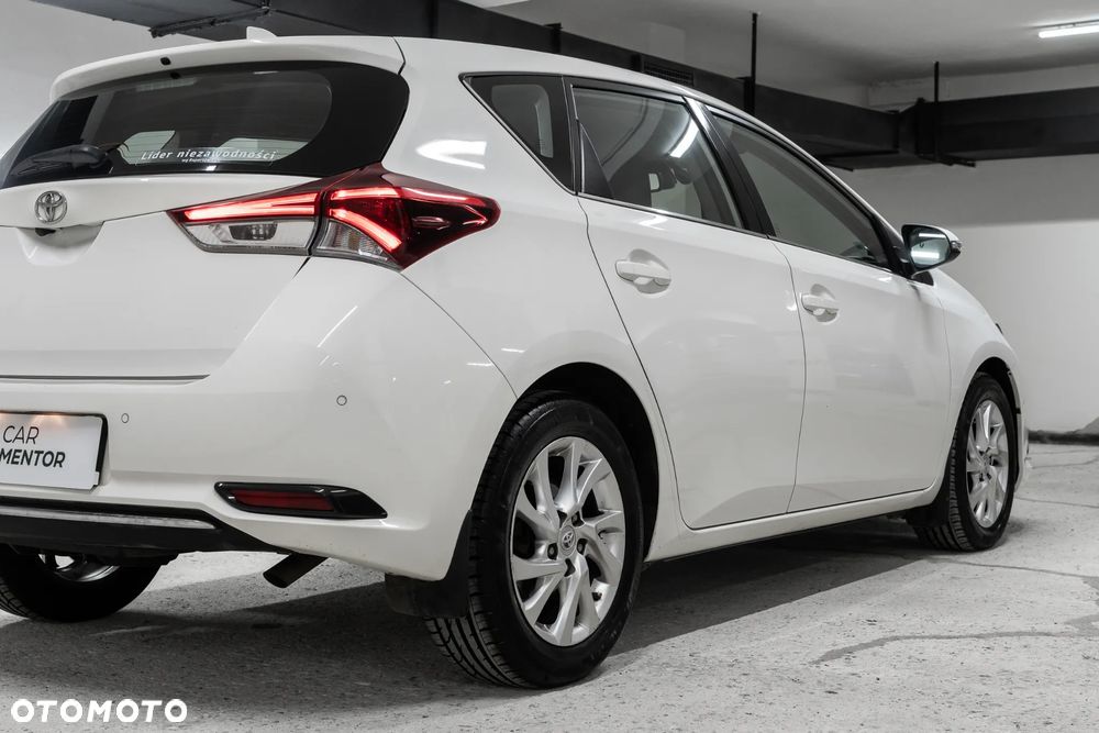 Toyota Auris 1.4 D-4D Premium - 16