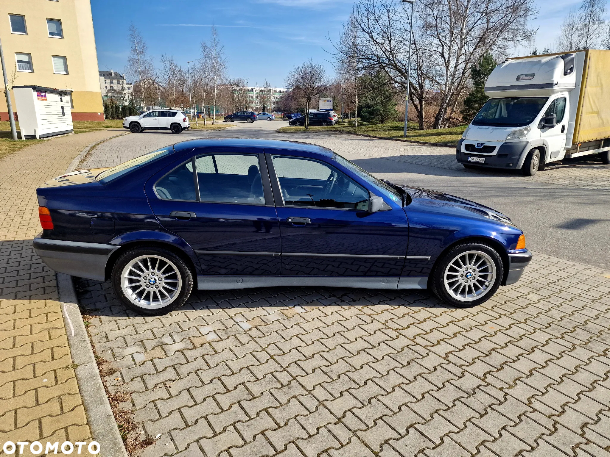 BMW Seria 3 318i - 24