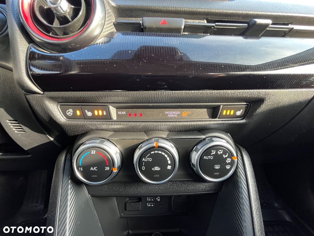 Mazda 2 SKYACTIV-G 90 Homura Aka - 16