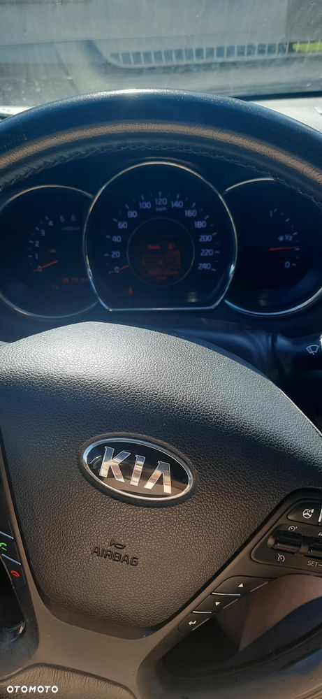 Kia Ceed - 11
