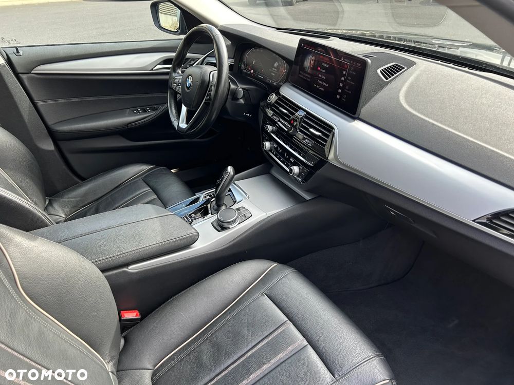 BMW Seria 5 520d Sport Line sport - 11