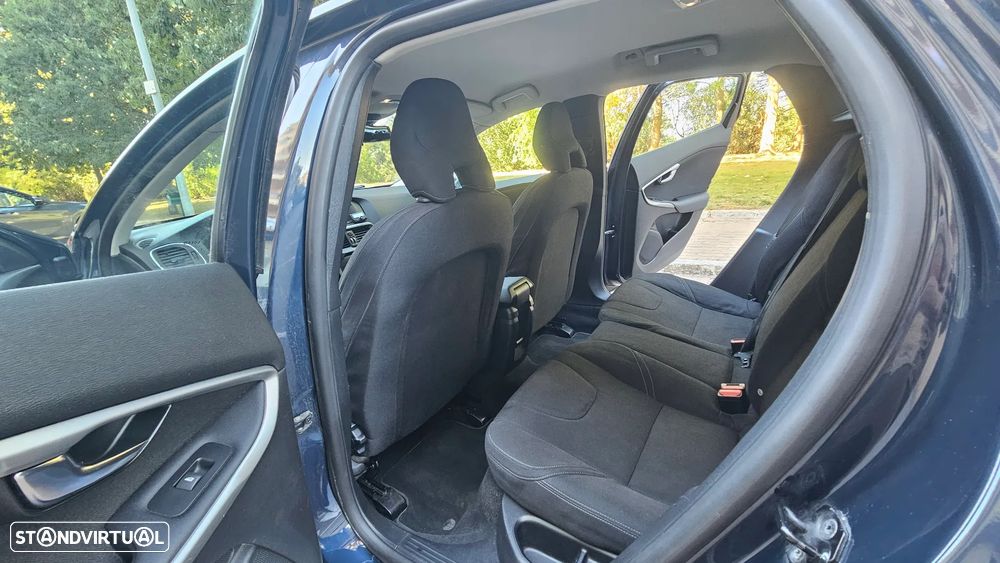 Volvo V40 - 23