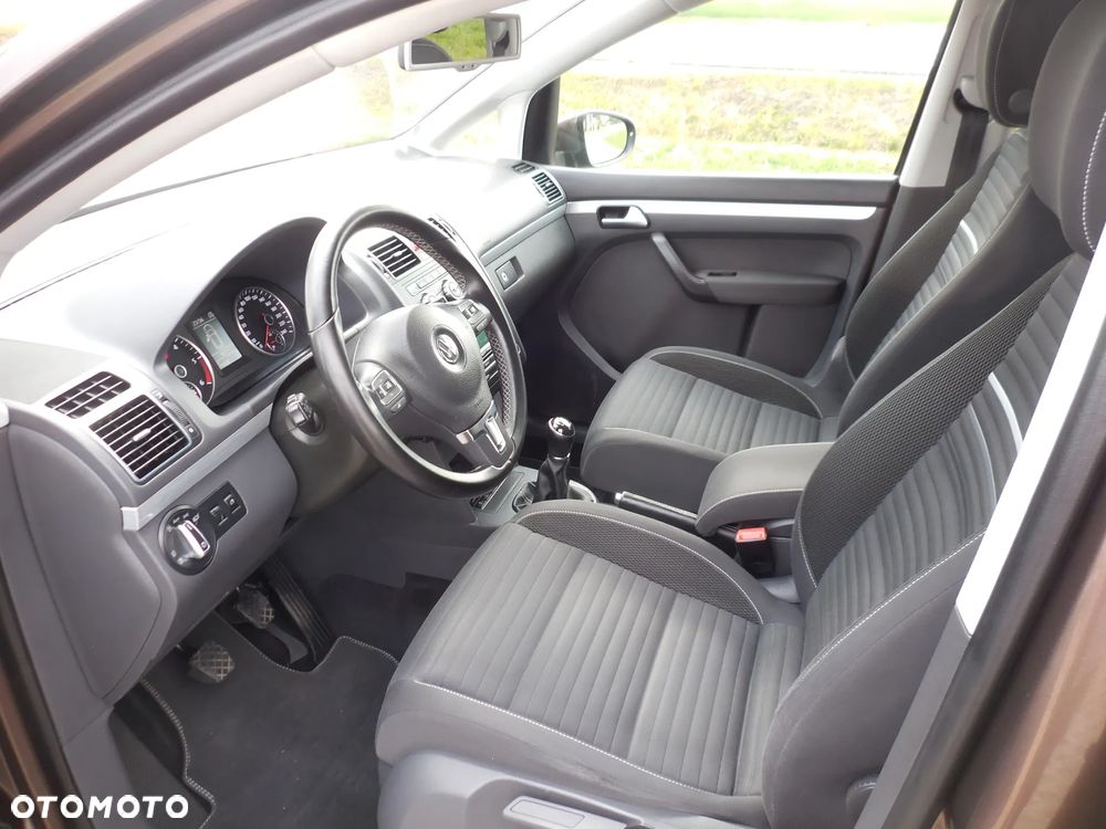 Volkswagen Touran 2.0 TDI DPF BlueMotion Technology Comfortline - 17