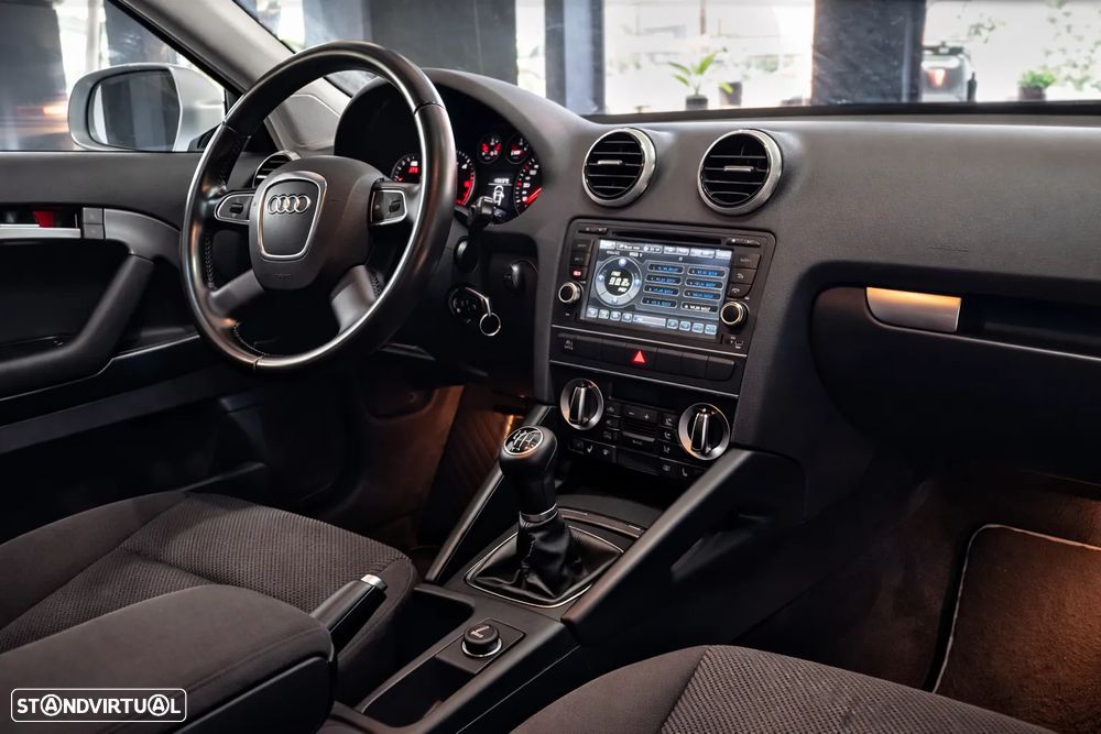 Audi A3 1.6 TDI Sport - 10