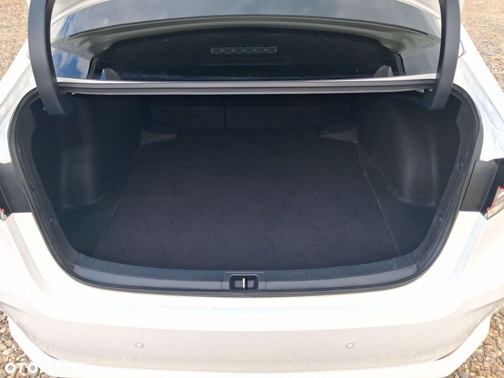 Toyota Corolla 1.8 Hybrid Style - 12