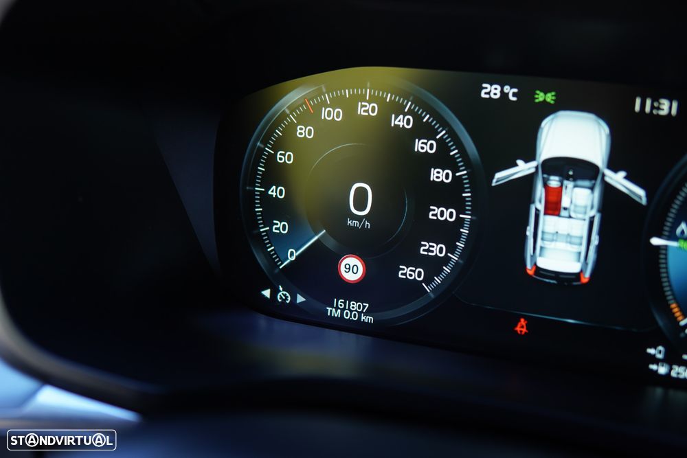 Volvo XC 60 2.0 T8 PHEV Momentum Plus AWD - 43