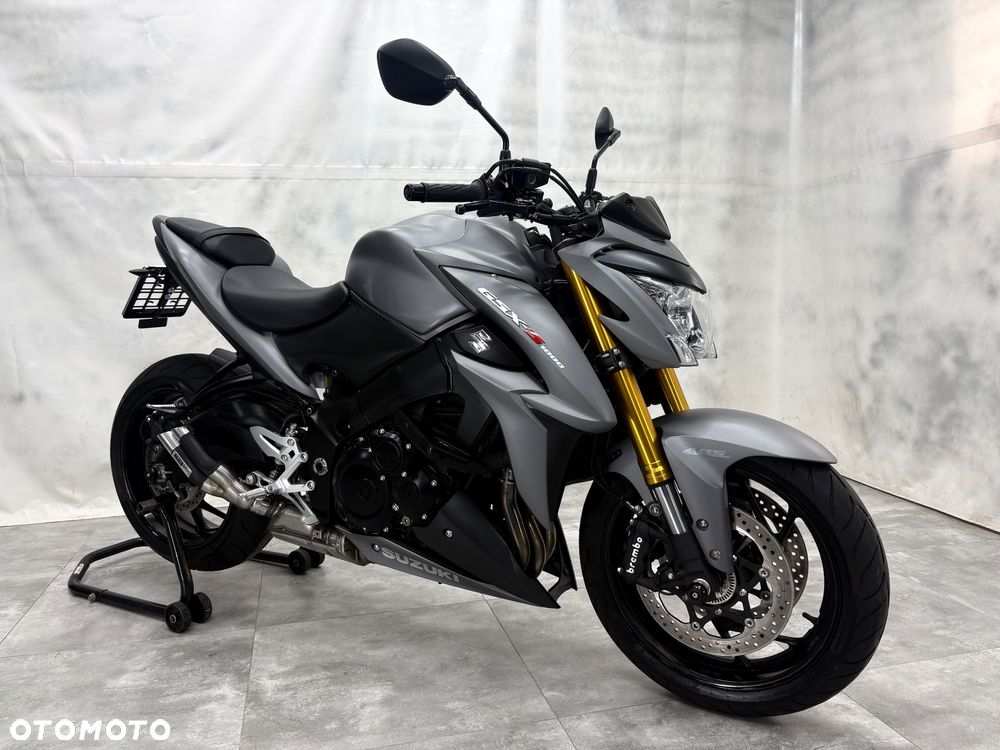 Suzuki GSX 1000 - 4