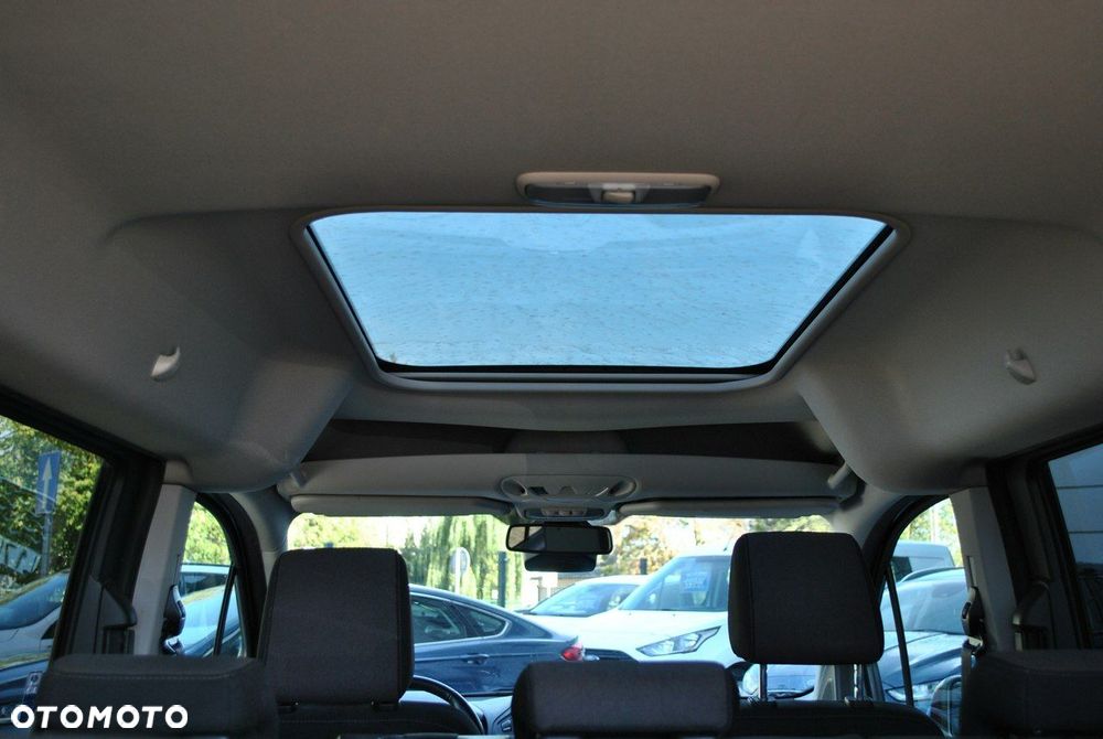 Ford Tourneo Connect Grand - 13