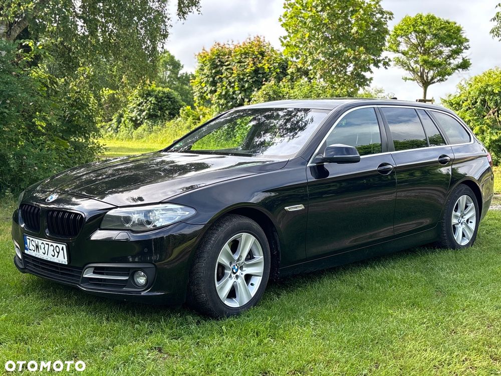 BMW Seria 5 525d xDrive - 13