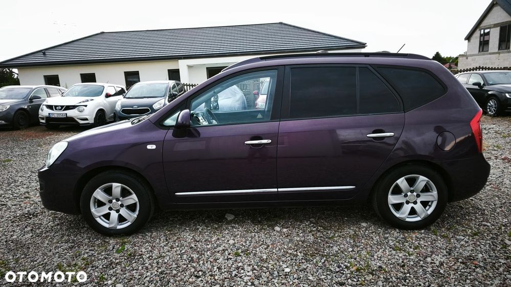 Kia Carens - 12