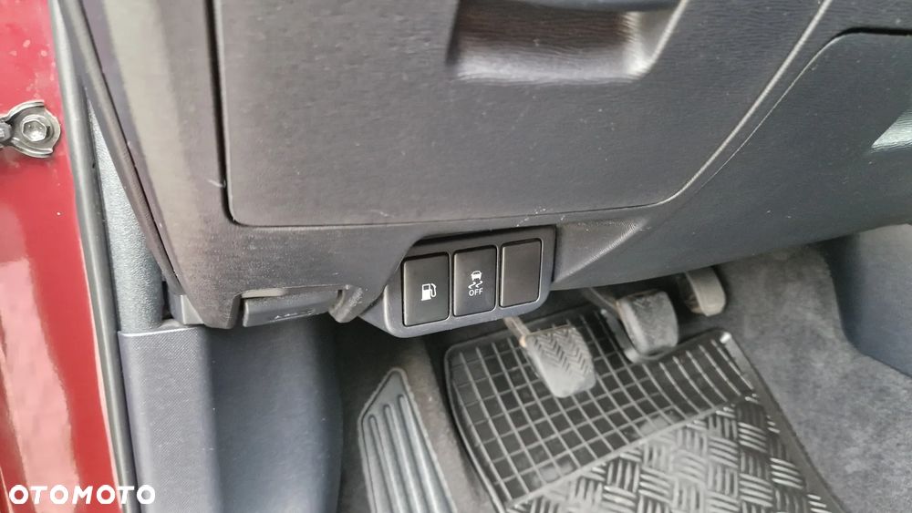 Toyota Avensis 2.0 D-4D Premium - 18