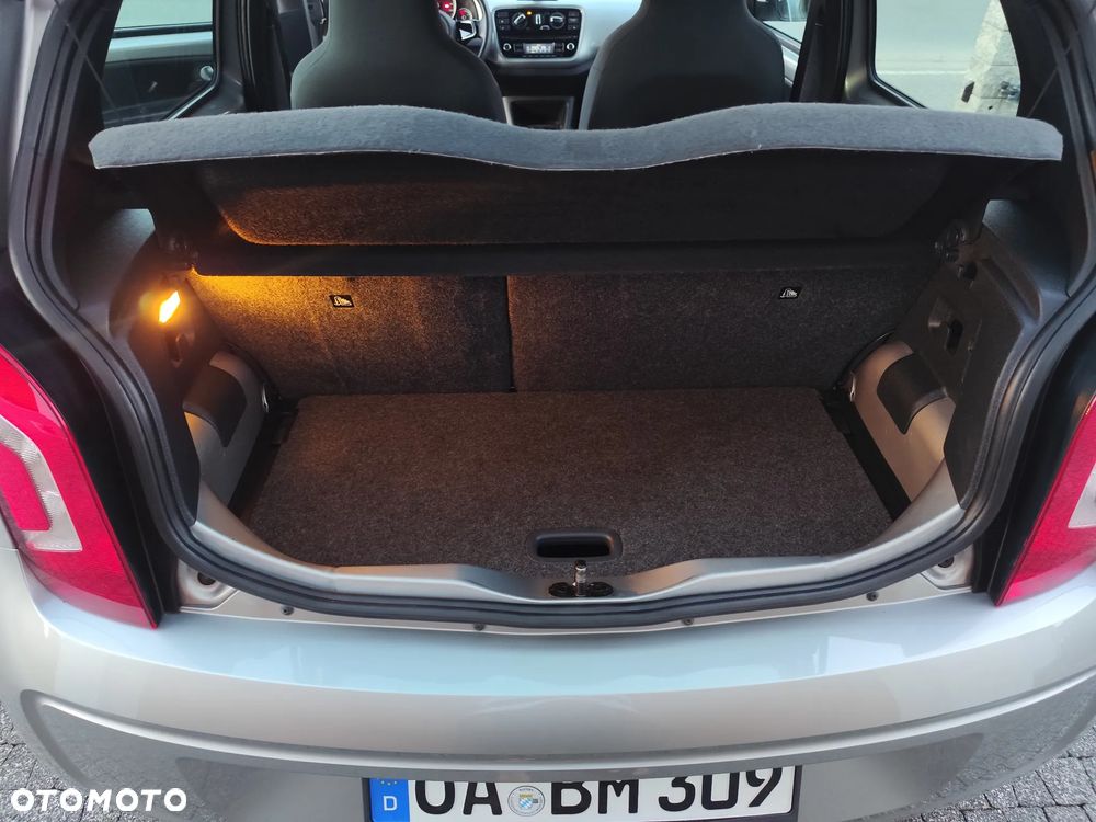 Volkswagen up! club - 16