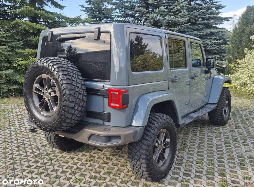 Jeep Wrangler - 8