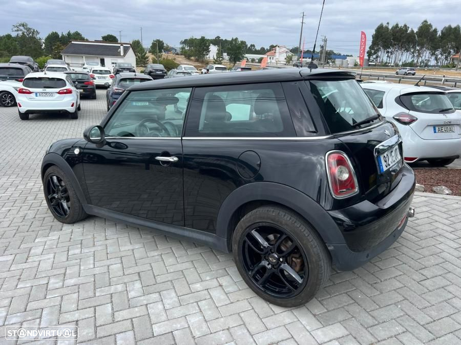 MINI 3 Portas Cooper D - 2