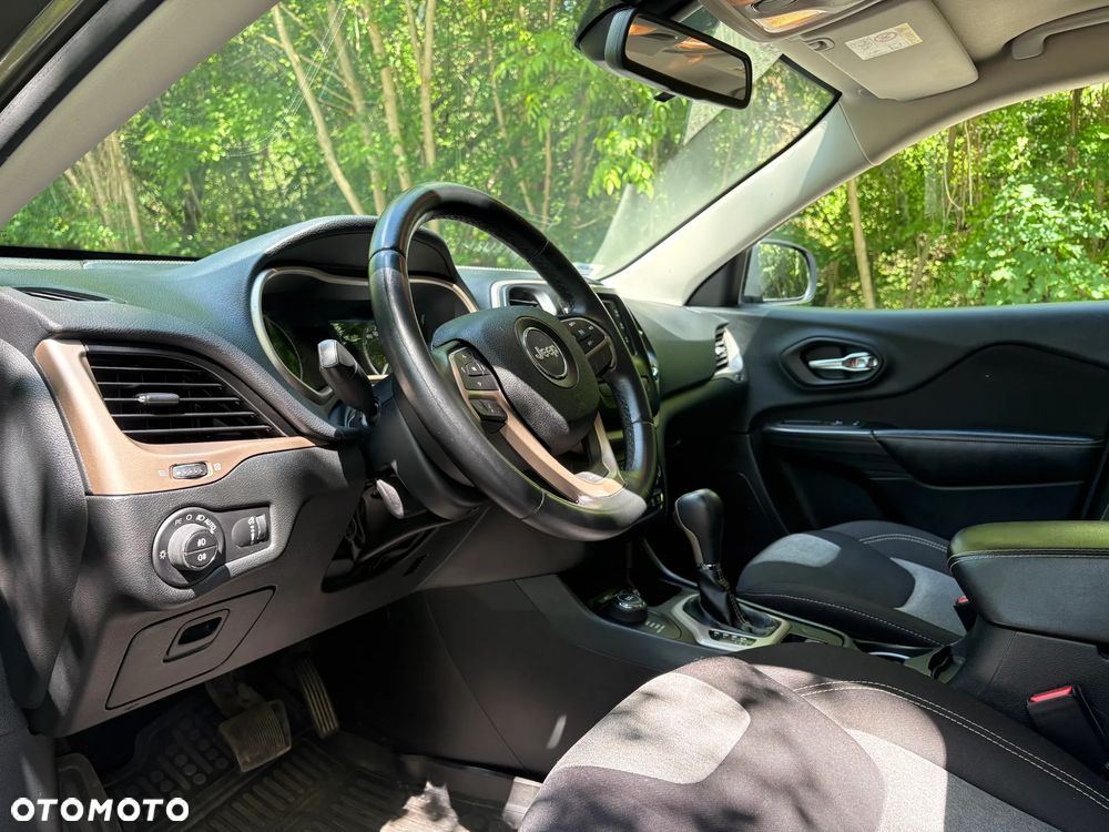Jeep Cherokee 2.0 MJD Active Drive I Longitude - 25