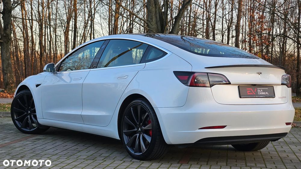 Tesla Model 3 - 12