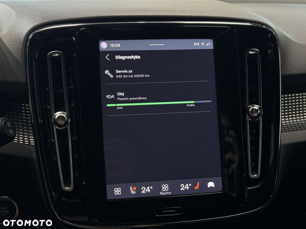 Volvo XC 40 B4 Plus Dark - 37