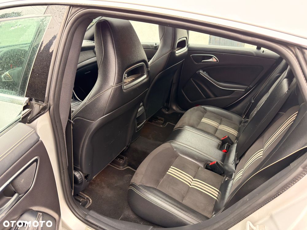 Mercedes-Benz CLA 200 d 4Matic 7G-DCT AMG Line - 14