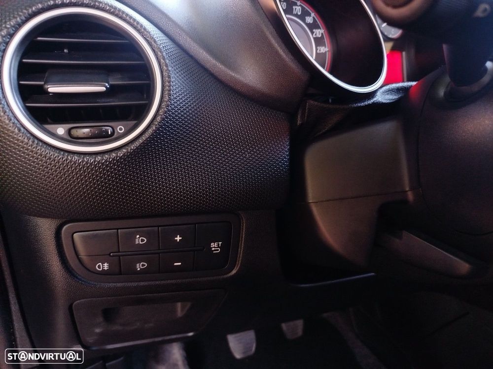 Fiat Punto 1.3 M-Jet Lounge S&S - 25