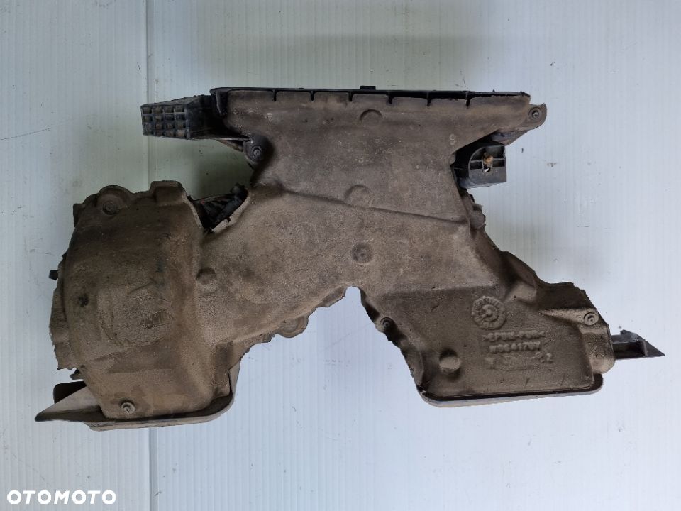 WENTYLATOR DMUCHAWA KABINY TRAFIC VIVARO 01-14r. - 1